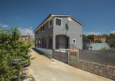 Vila 1318-906