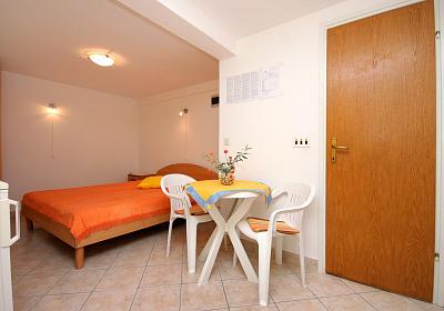 Studio AS-9141-a