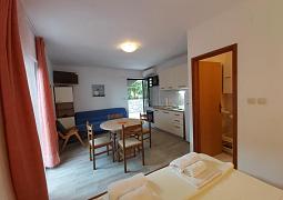 Studio AS-8710-a