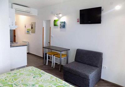 Studio AS-7689-a
