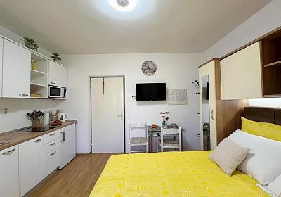 Studio AS-18724-a