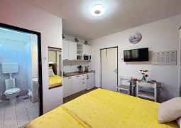 Studio AS-18724-a