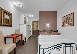 Studio AS-10303-a