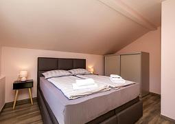 Studio AS-9681-a