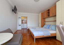 Studio AS-18356-f