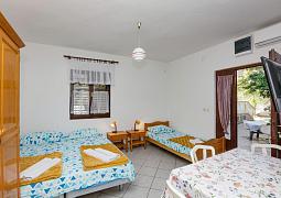 Studio AS-21048-b