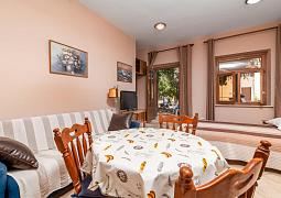 Studio AS-22881-a