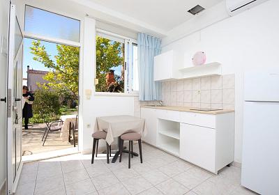 Studio AS-23954-b