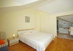 Studio AS-24131-b