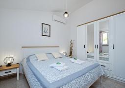 Studio AS-22582-a