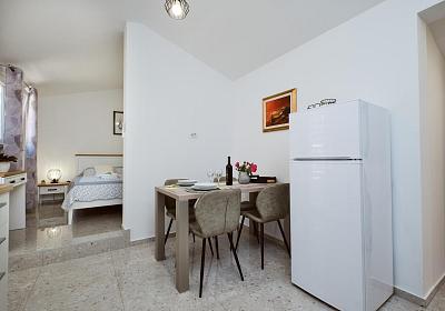 Studio AS-22582-a