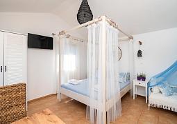 Studio AS-24420-a