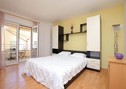Studio AS-24643-b