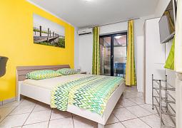 Studio AS-24743-a