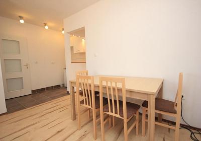 Studio AS-8121-a