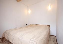 Studio AS-8121-a