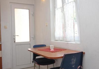 Studio AS-8121-b