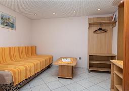 Studio AS-5973-b